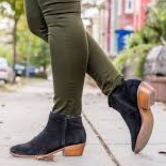 Jack Rogers Bailee Black Suede Ankle Boots. 9.5M - Picture 1 of 11